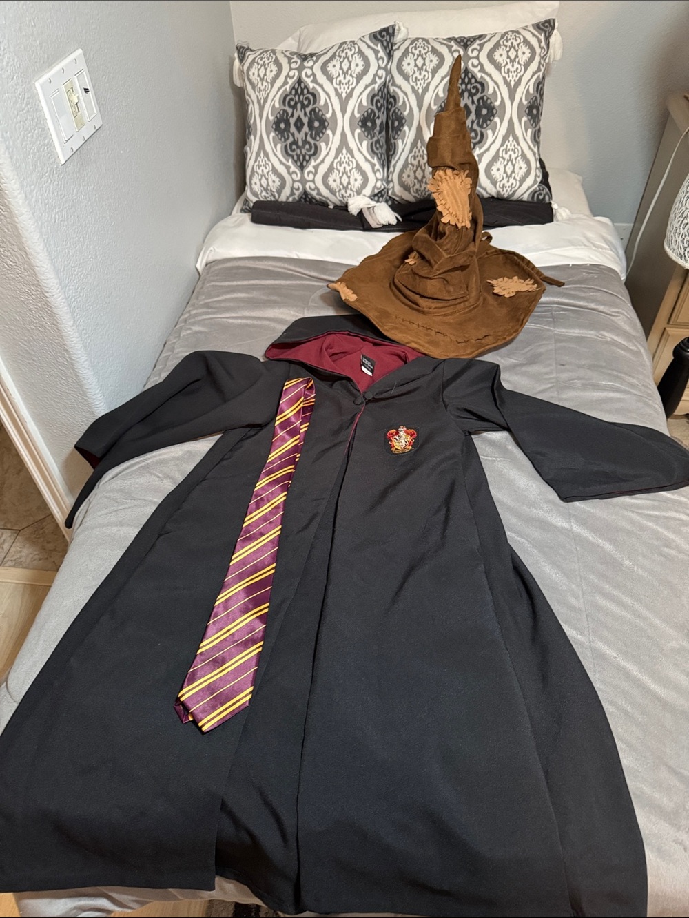 Authentic universal studios Hollywood Harry Potter wizard cloak tie & hat 3xS